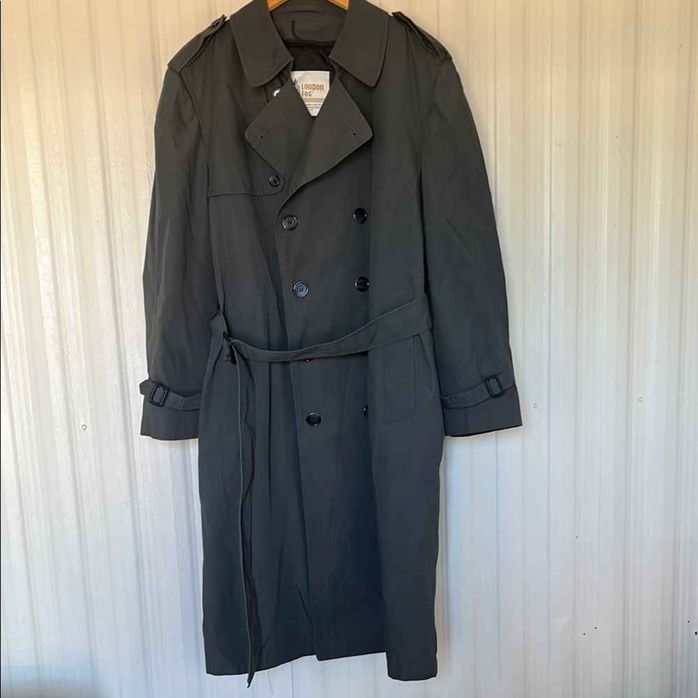 LONDON FOG Dark Gray TRENCH COAT With Zip Out Thinsulate Lining Men’s‎ 40